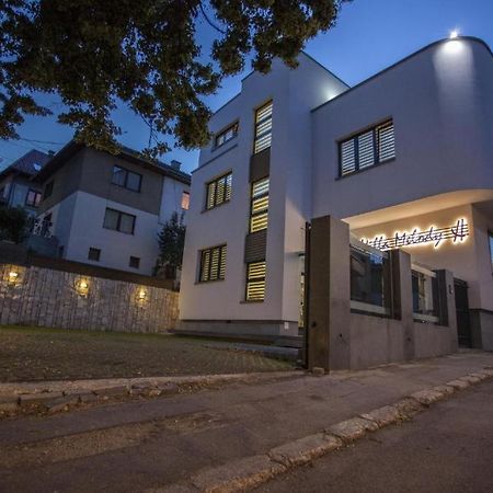 Apartments Melody ซาราเยโว ภายนอก รูปภาพ