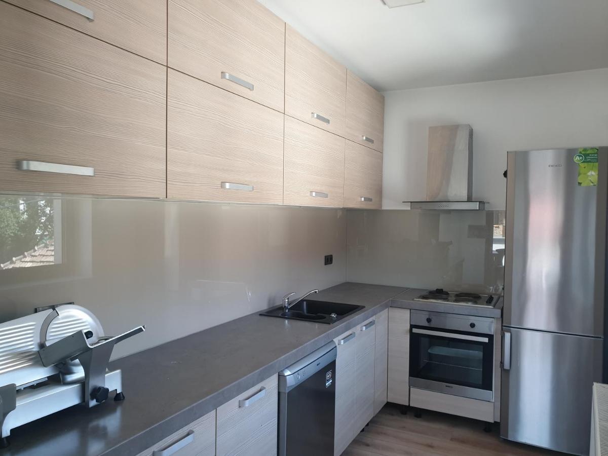 Apartments Melody ซาราเยโว ภายนอก รูปภาพ