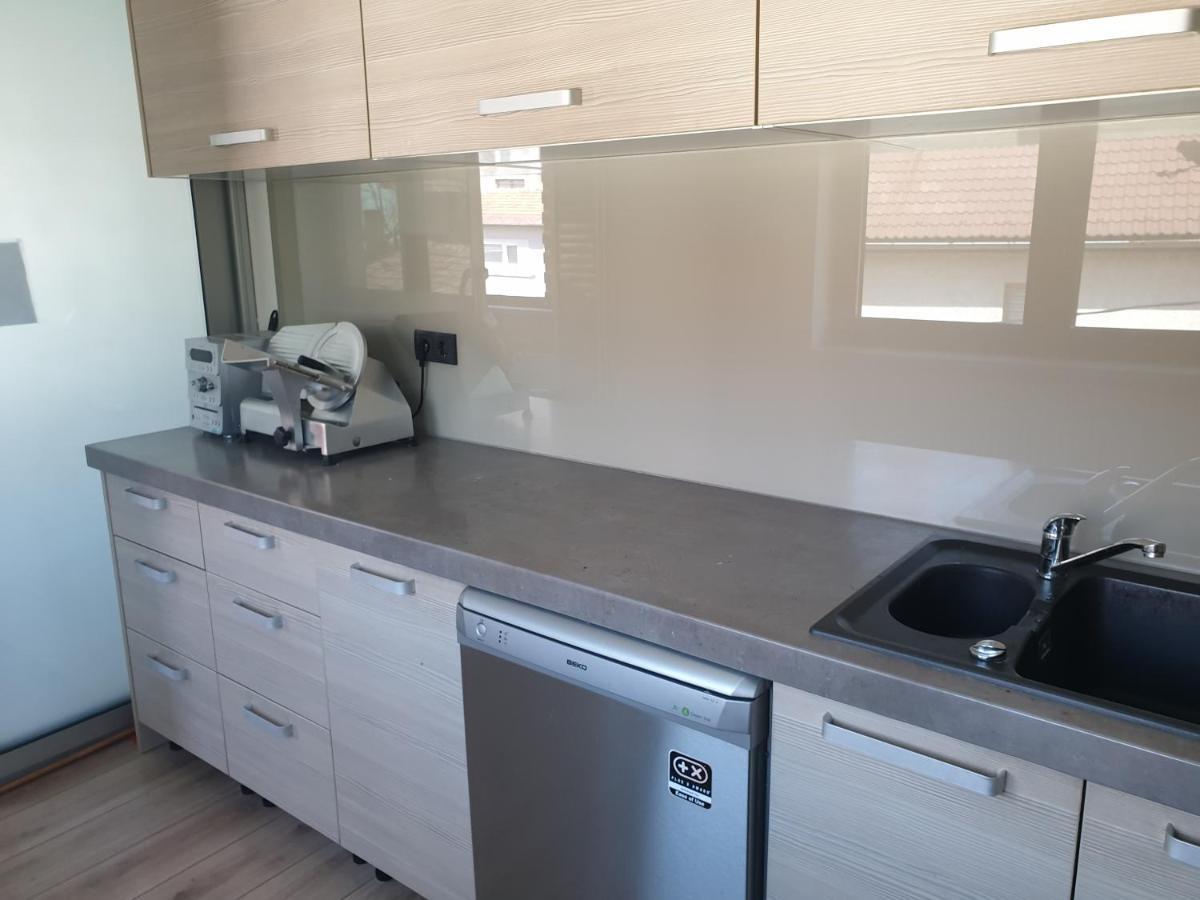 Apartments Melody ซาราเยโว ภายนอก รูปภาพ